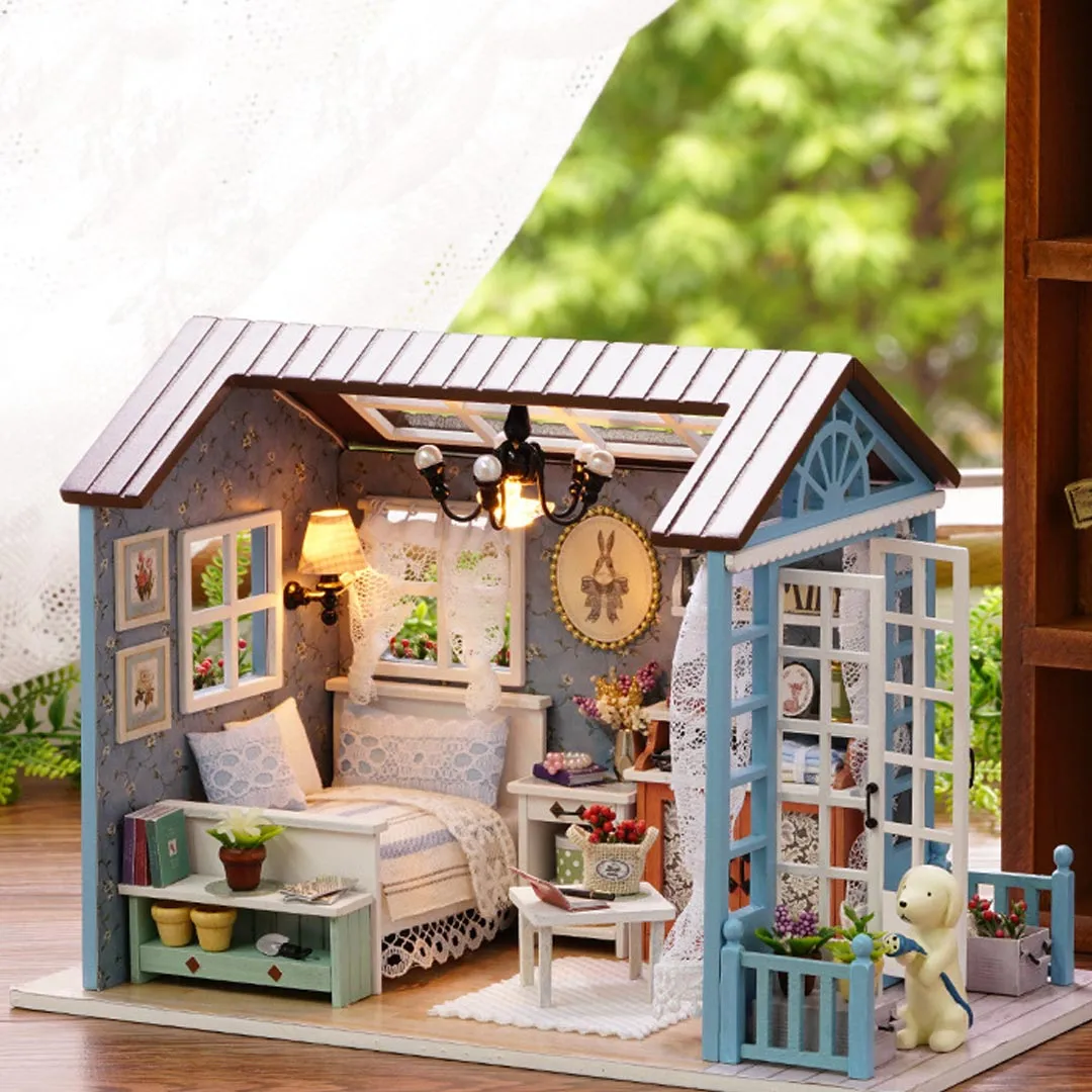 Christmas Times Mini Doll House Kit