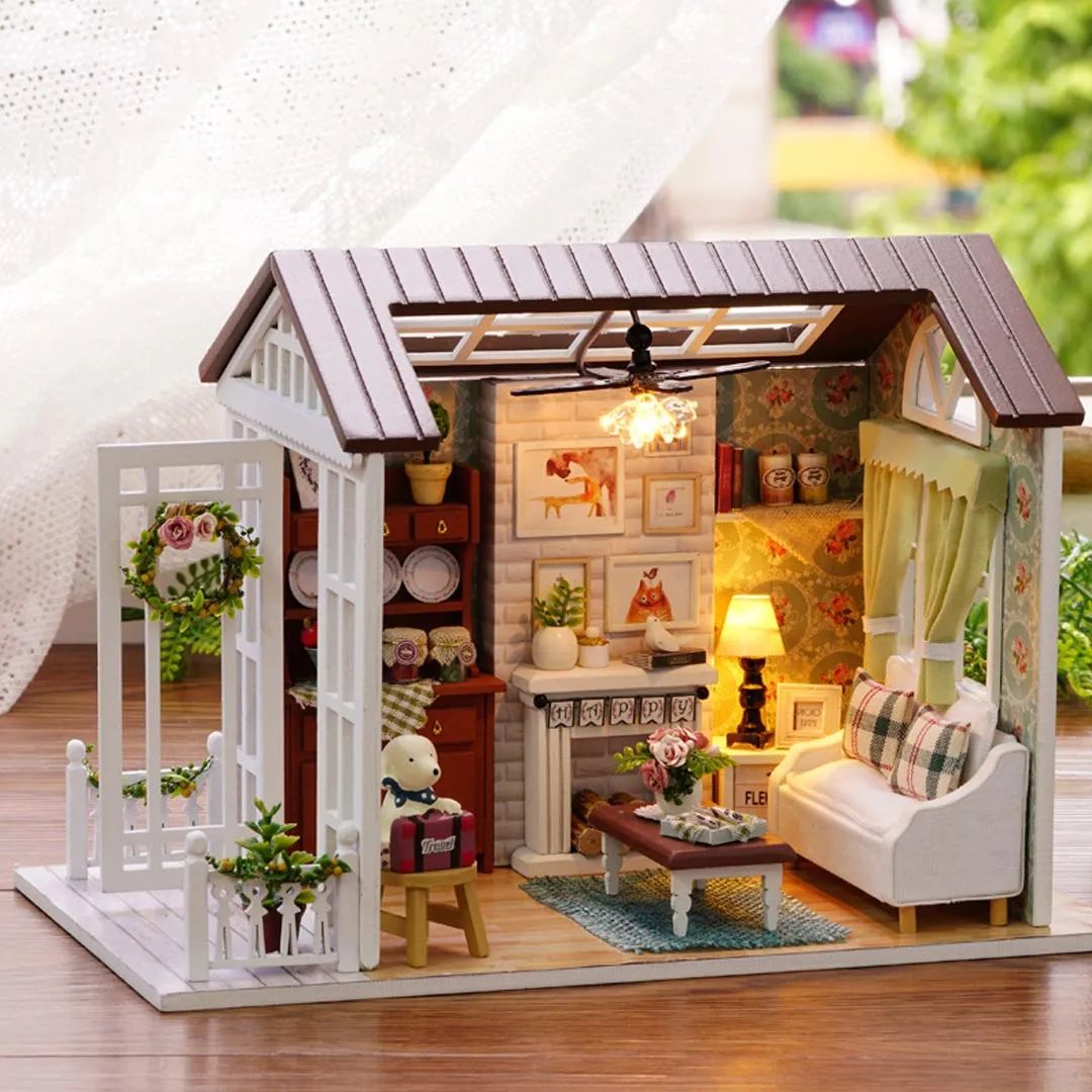 Christmas Times Mini Doll House Kit