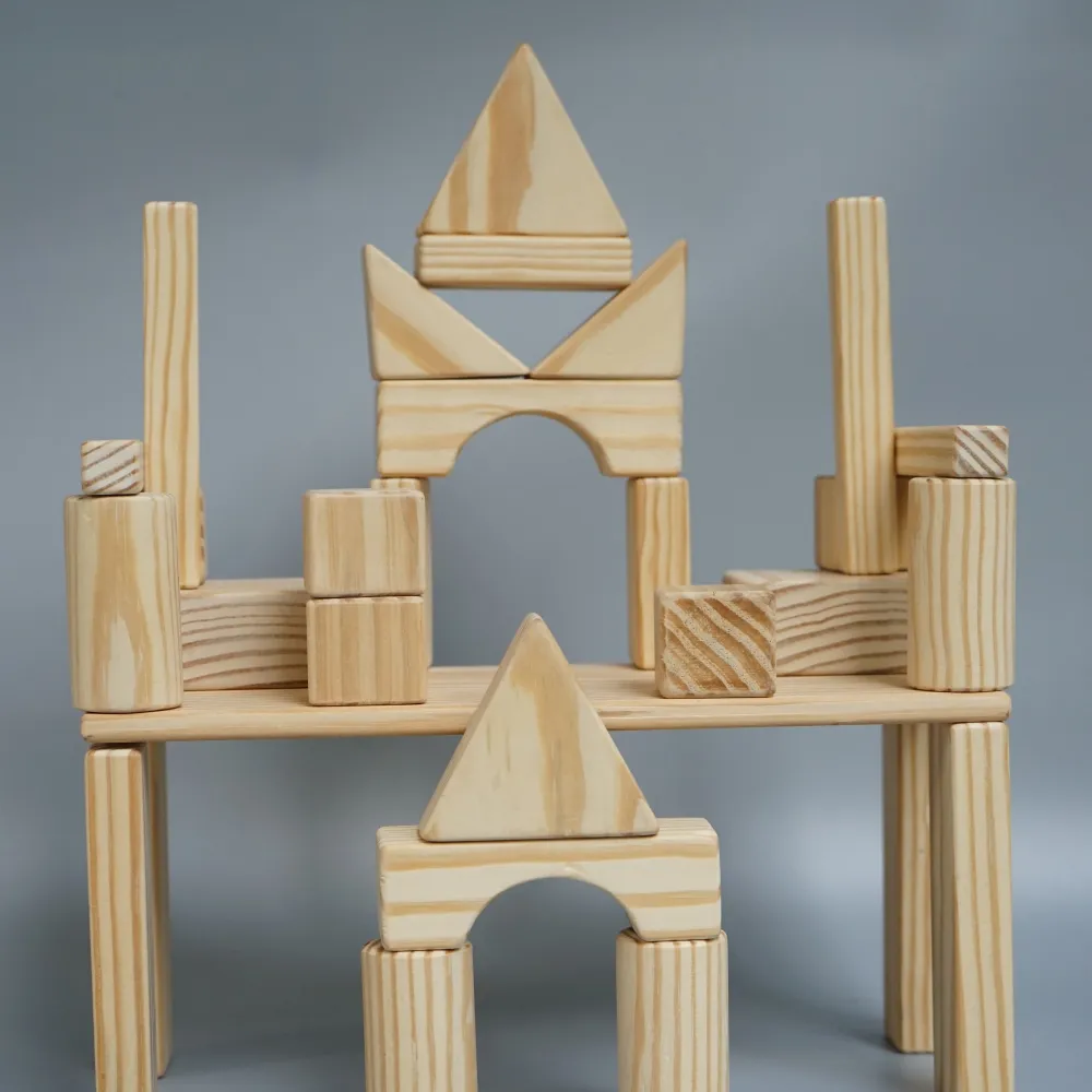 Natural Wooden Building Blocks Set (34 pcs & 1 Plank)